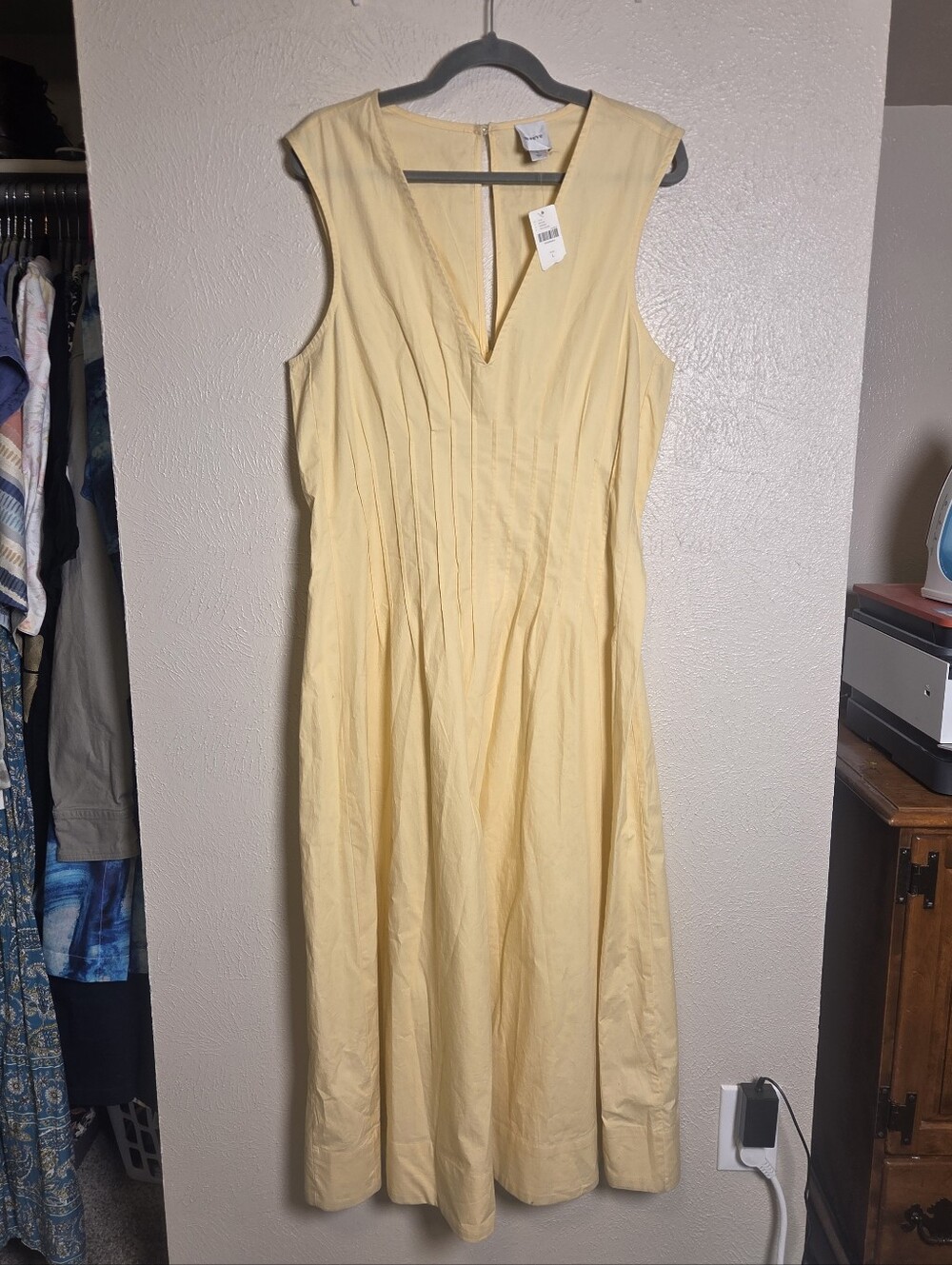 NWT Maeve Anthropologie Hailey Sleeveless V-Neck Pintuck Midi Dress Yellow Large - Picture 4 of 9